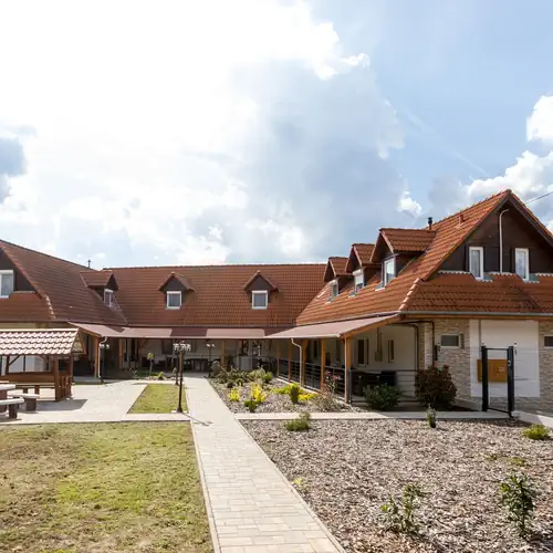 Mátravölgy Apartmanház Pásztó 002 kép