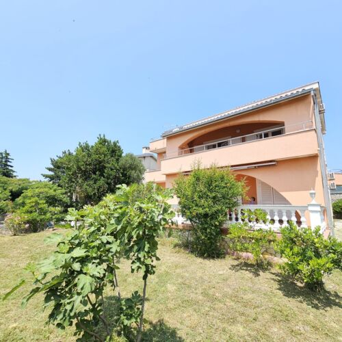 Apartmani Tomislav Novi Vinodolski ★★★ 4