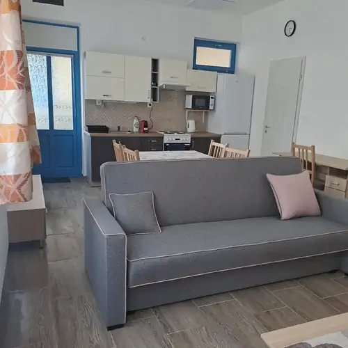 Kaptár Apartman Ács 003 kép
