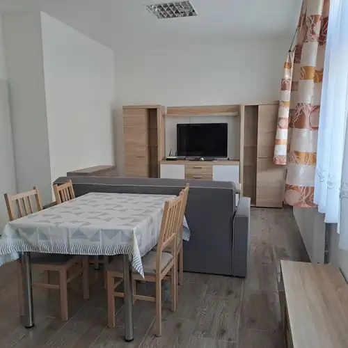 Kaptár Apartman Ács 004 kép