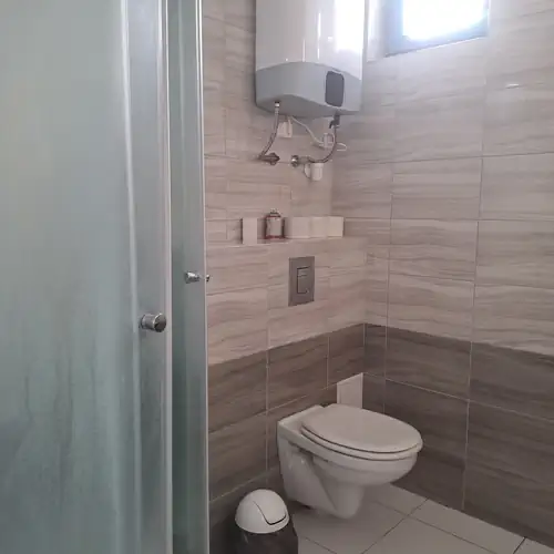 Kaptár Apartman Ács 008 kép