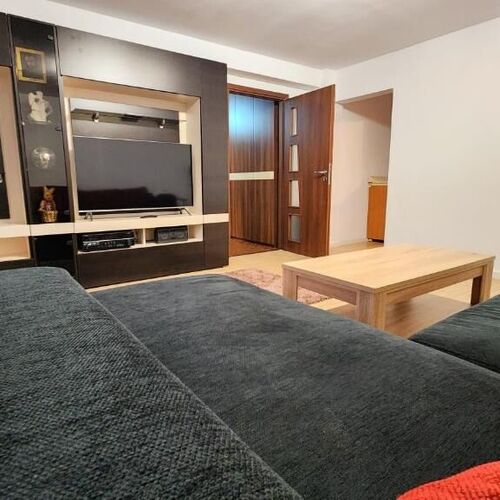 Living cu Smart TV (Netflix inclus)