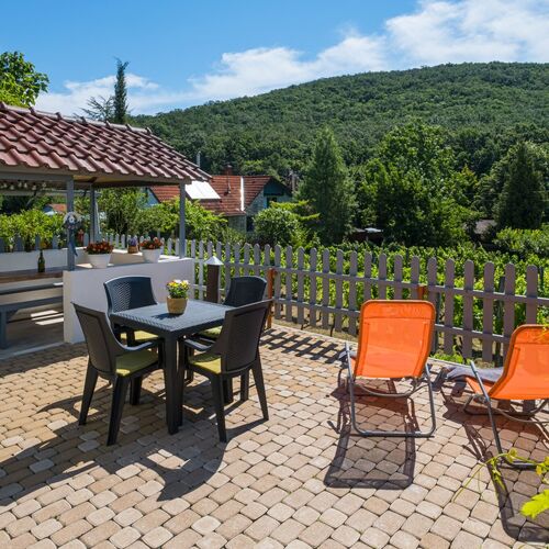 Nevenincs NYARALÓ Balatonfüred