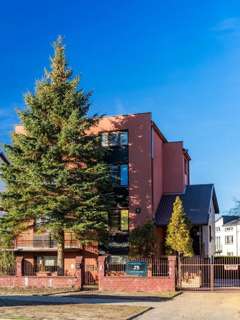 Hostel J5