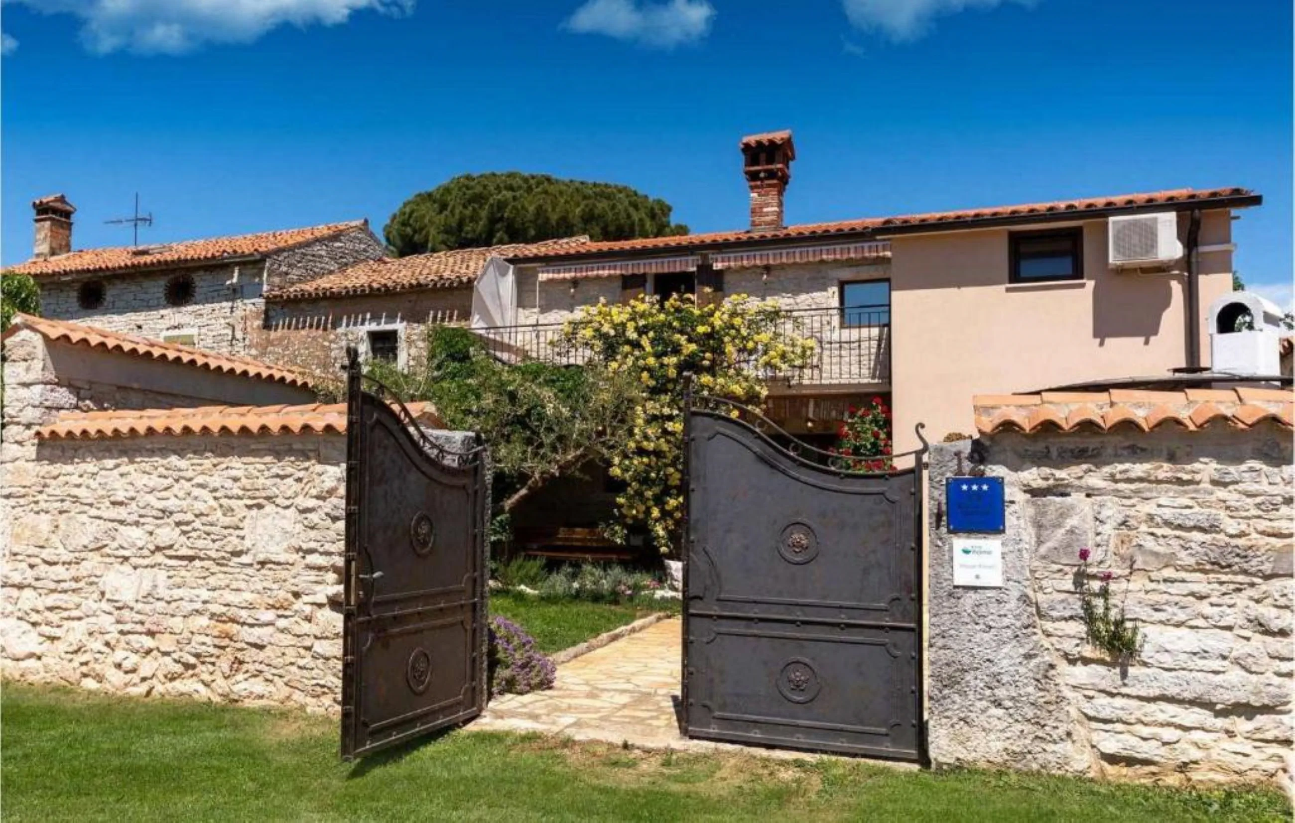 House Casa Paola Kastelir
