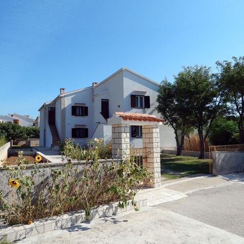 Apartments Luce Pag  2