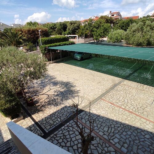 Apartments Mandre near sea  3