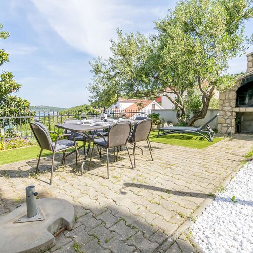 Apartment Kiara near the beach Bilo  3