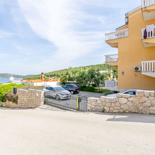 Apartment Kiara near the beach Bilo  2