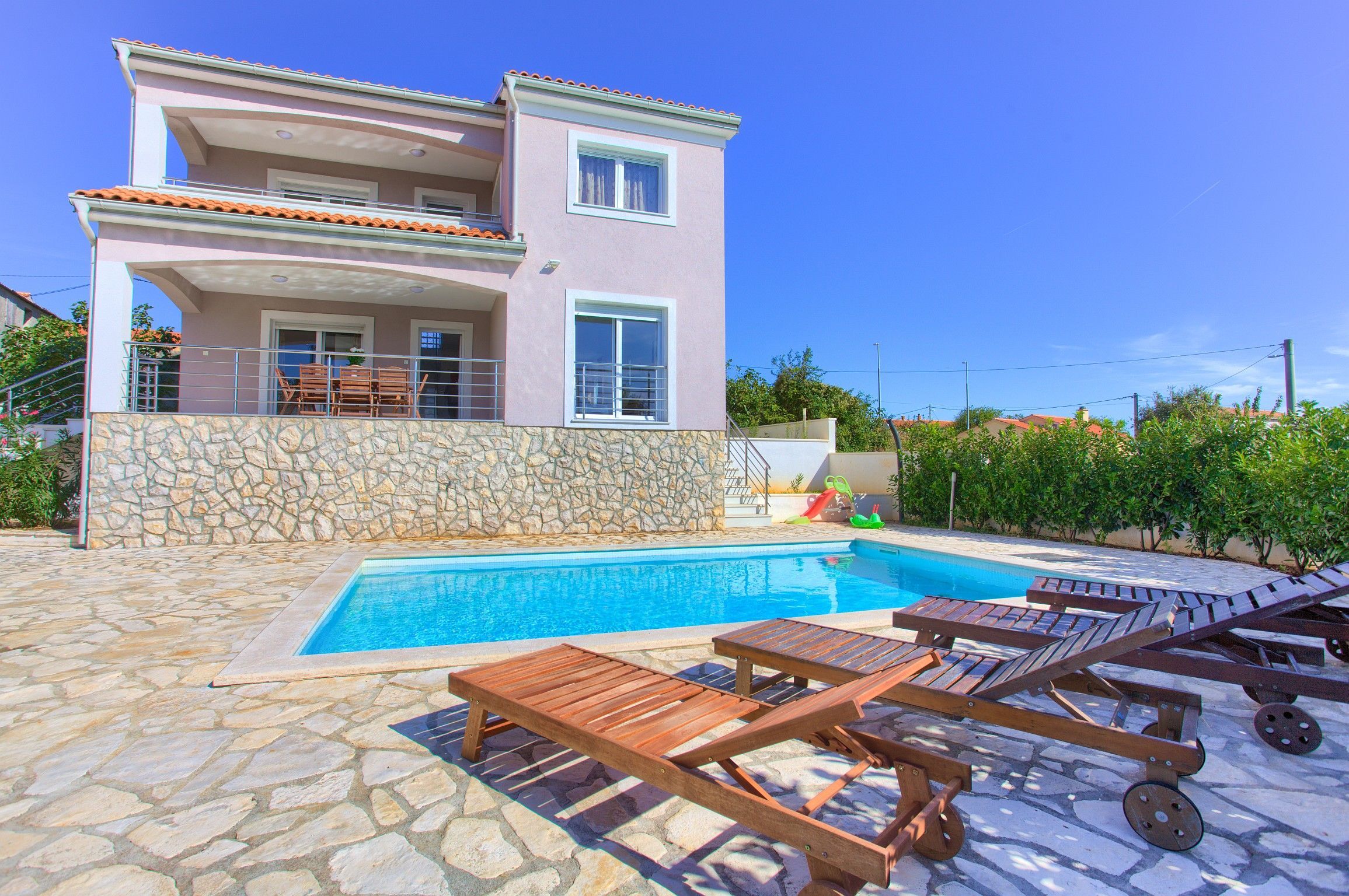 House Isabella Linardici