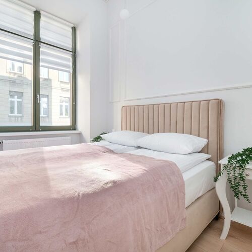 Radwańska 12 | Jasne studio | Przyjazne zwierzętom Łódź