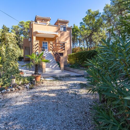 Apartment Perka Vrboska  2
