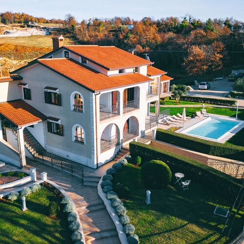 Apartment Mihael s bazenom i lijepo uređenim vrtom Mekiši kod Vižinade