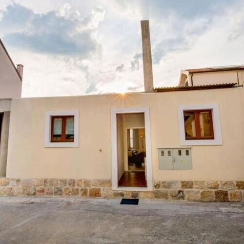 Apartment Candy Split