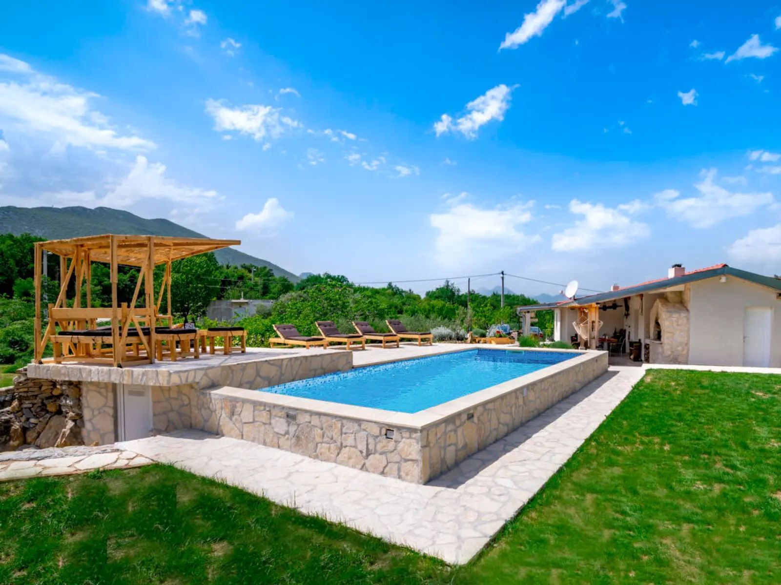 House Green Oaza Zadvarje