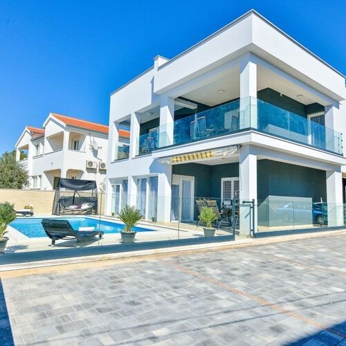 Apartments Sunny by the Sea Zaton  3