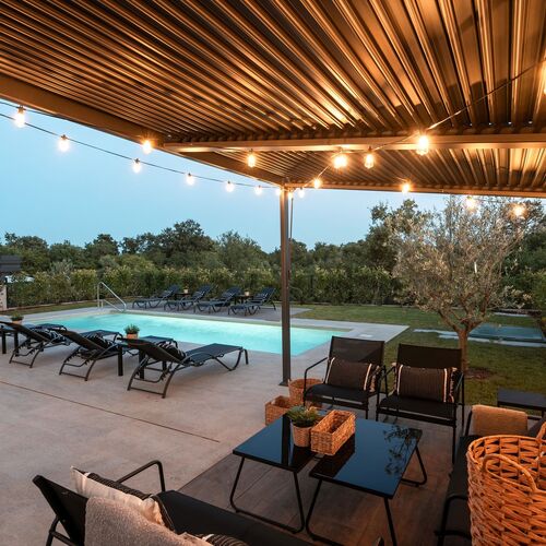 Villa Palazzina I s bazenom i wellnesom Vranici