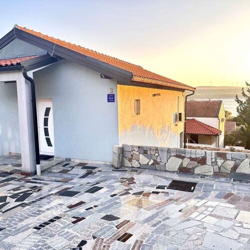 Apartments Mattisa Karin Gornji