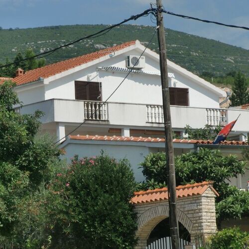 Apartment Tina Obrovac  2