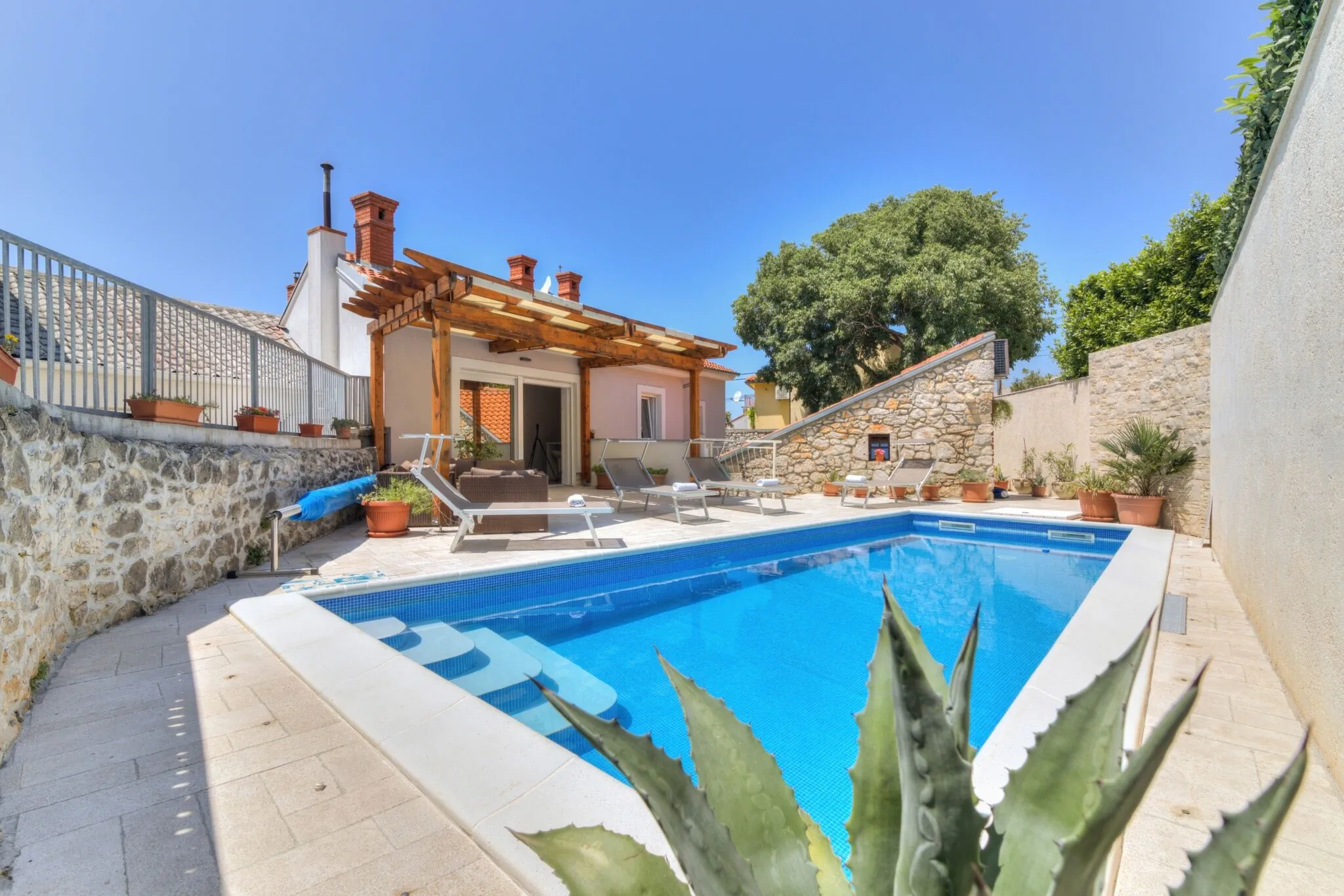 holiday house with pool
