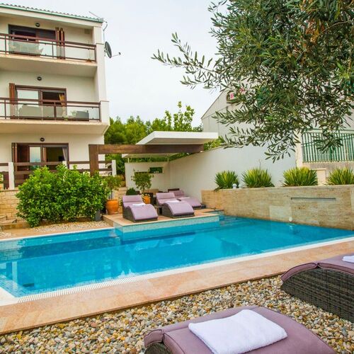 Villa Nia Okrug Gornji ★★★★ 4