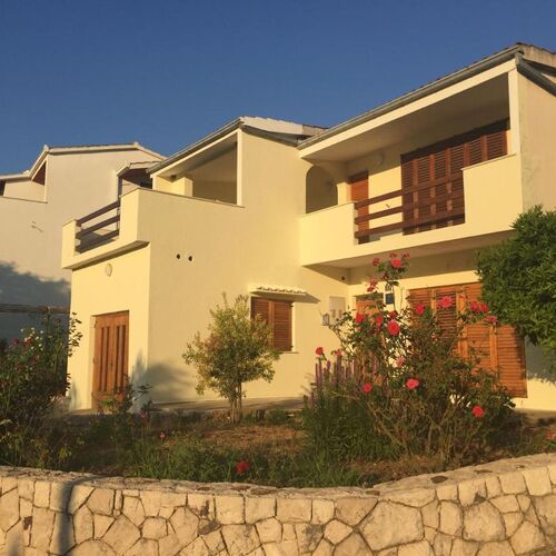 House Katy Peracko blato  2