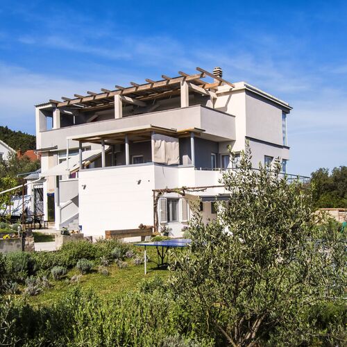 Apartments Maslina Bilice  2