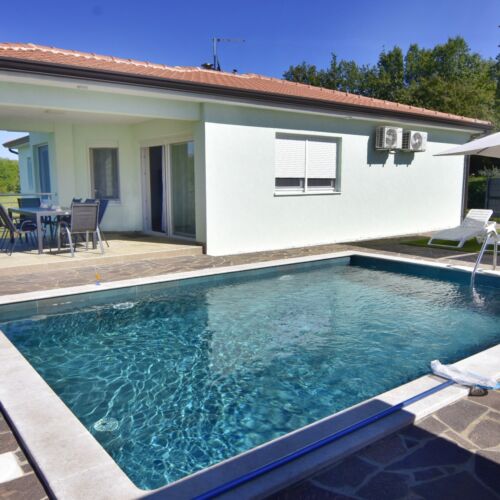 Ház Családok Részére Medencével Buroli, Umag - 22400 Buroli