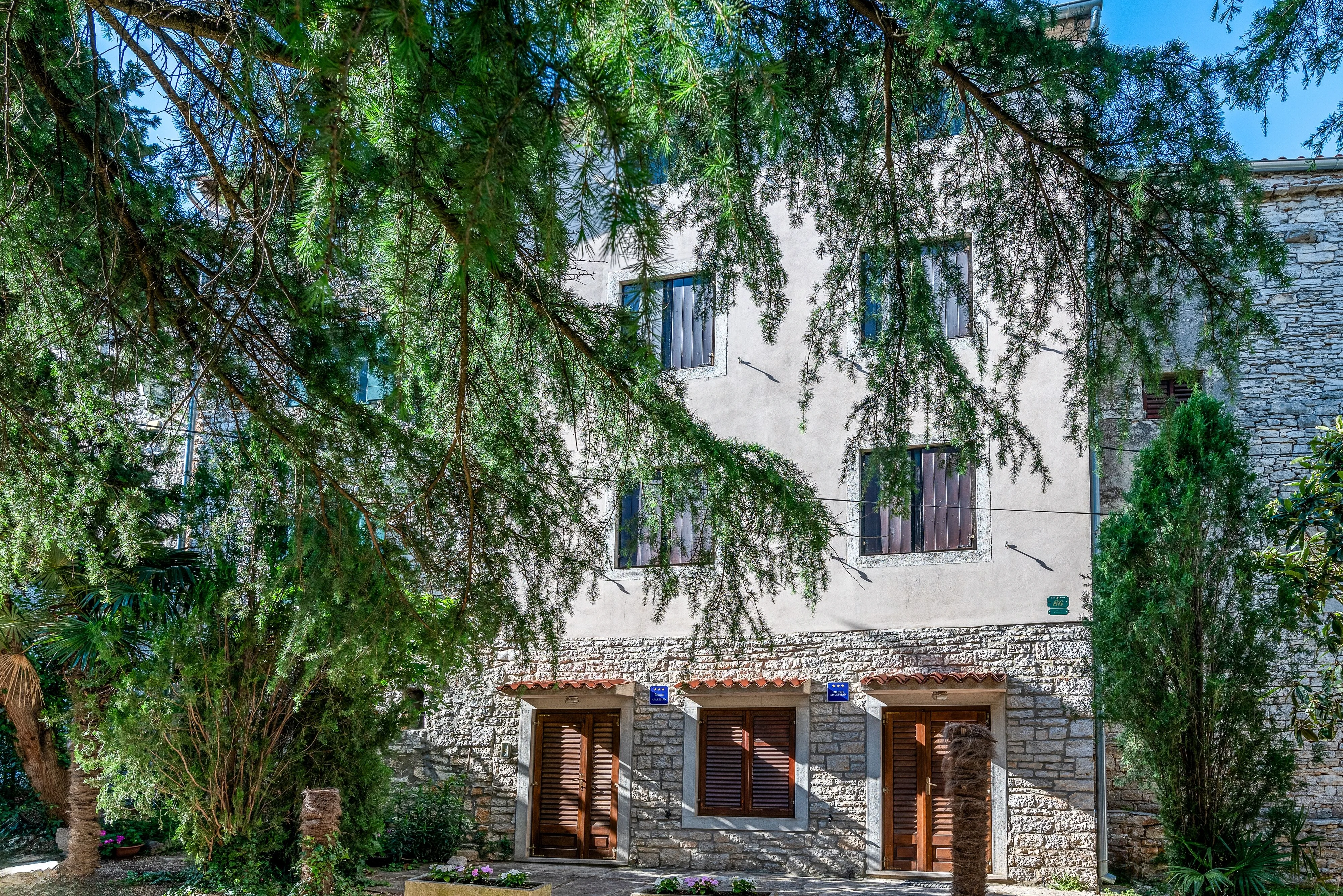 Apartments With Parking Space Bale, Rovinj - 22881 Bale