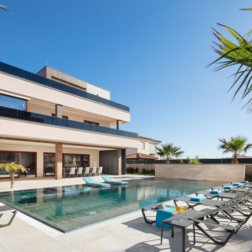 Luxusvilla Medencével Vir - 22905  2