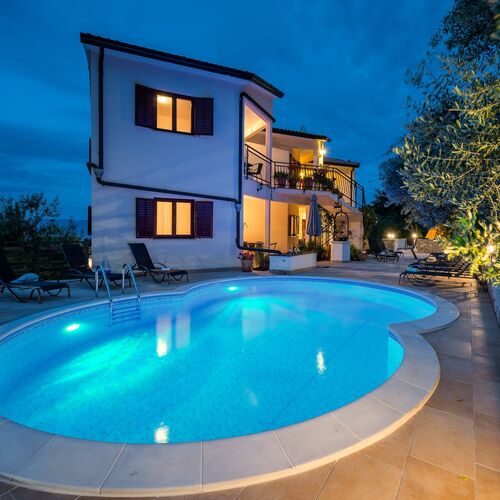 Apartmanok Családok Részére Medencével Drenje, Labin - 22999 Drenje