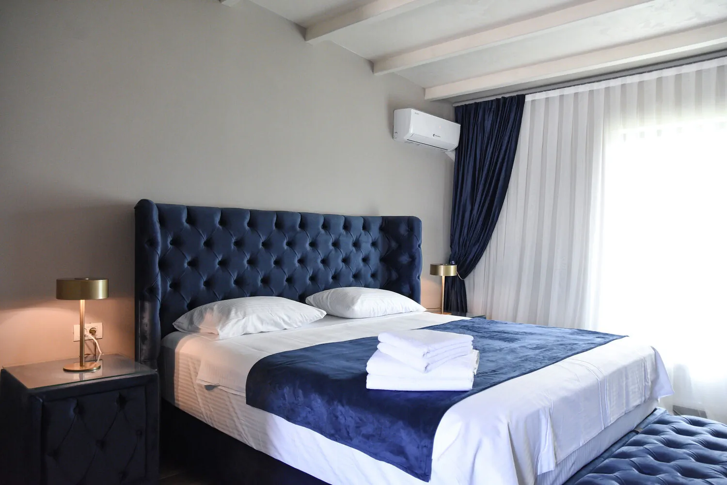 Camera vedere la piscina