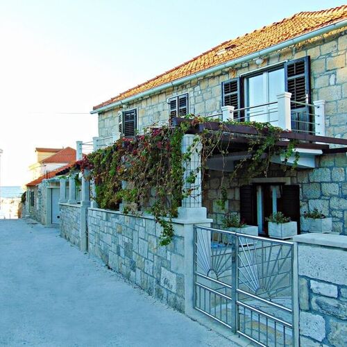 Apartment Zoran Postira  2
