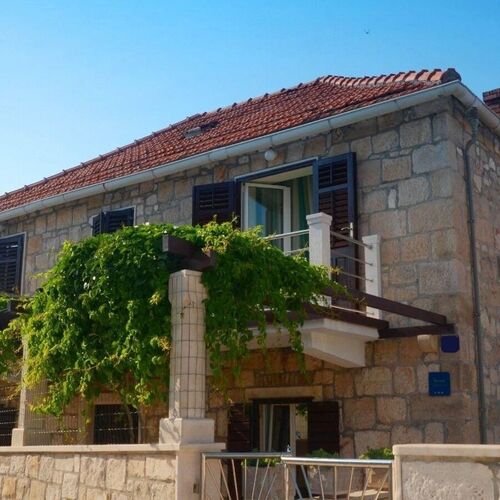 Apartment Zoran Postira