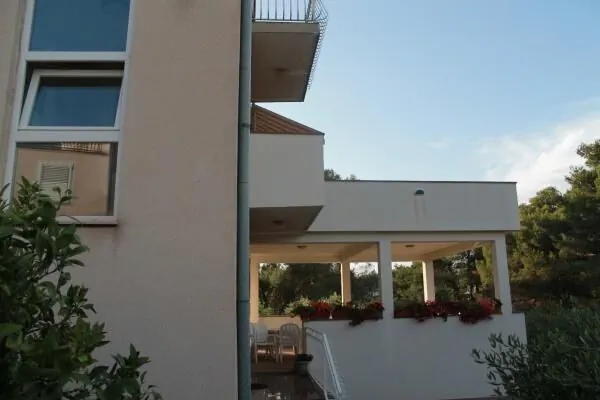 Apartments Radmila Brodarica