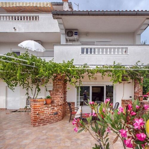 Apartmanok Medencével Kampor, Rab - 23600 Kampor  2