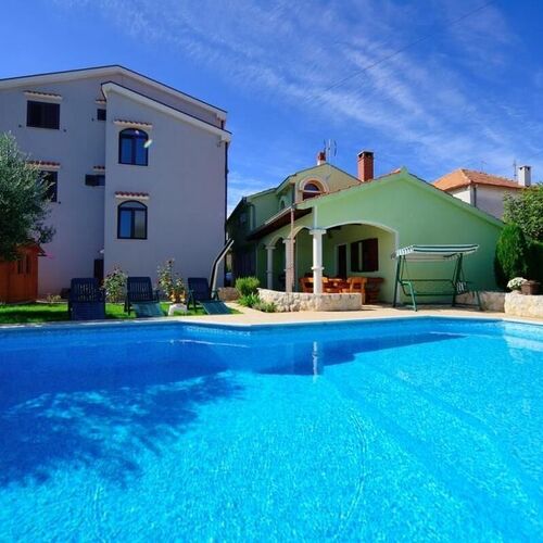 Apartmanok Családok Részére Medencével Zadar - 23646  2