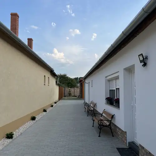 Ikervár-lak Vendégház 002 kép