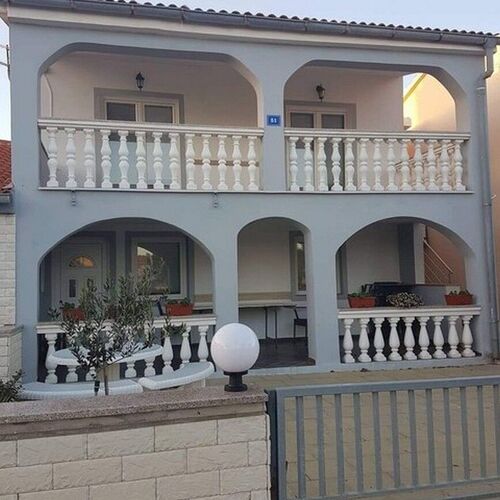 Apartmanok Parkolóhellyel Vir - 23898  2
