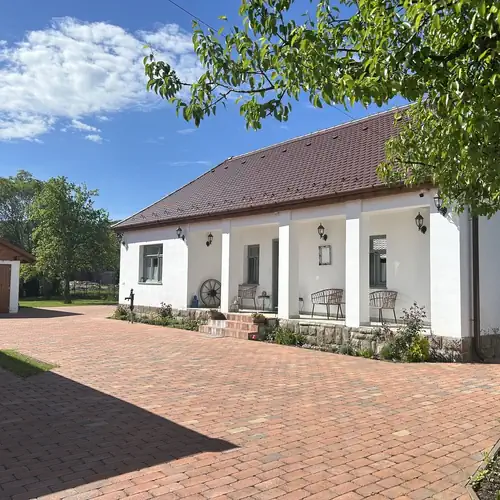 Relaxxa Apartman Noszvaj 001 kép