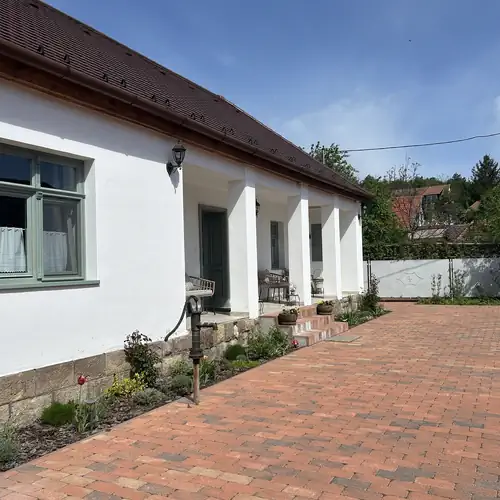 Relaxxa Apartman Noszvaj 002 kép