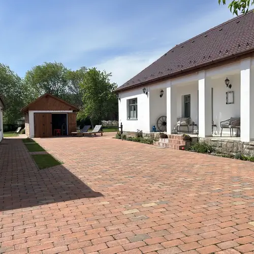 Relaxxa Apartman Noszvaj 006 kép