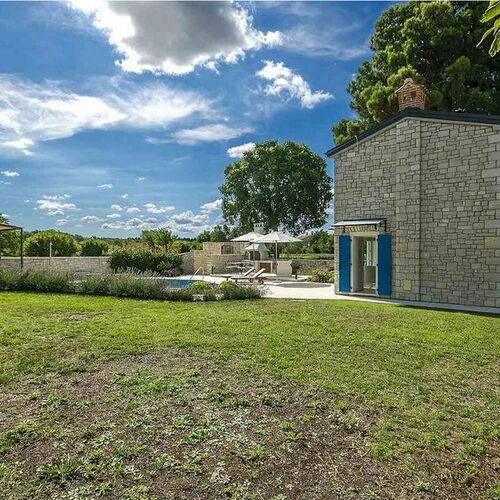 Villa Villa Lenka s bazenom Sveti Lovrec