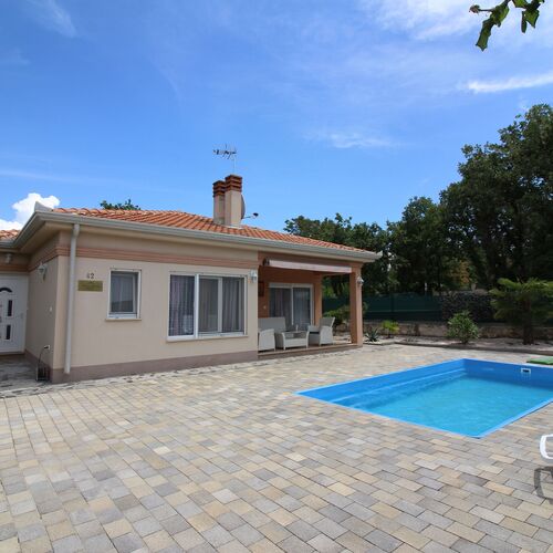 Villa Bianca s bazenom Tar  3