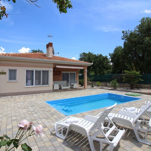 Villa Bianca s bazenom Tar