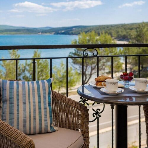 Seafront villa Noah Pridraga ★★★★ 3