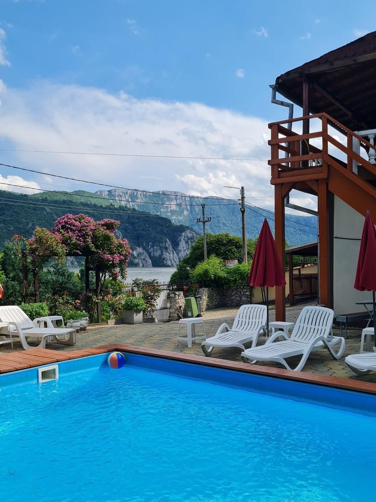 Pensiunea Conacul de la Dunăre Eşelniţa