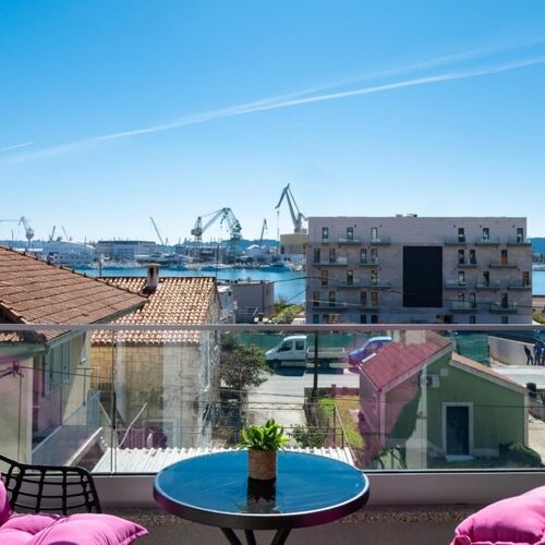 Apartment Lana Donji Seget