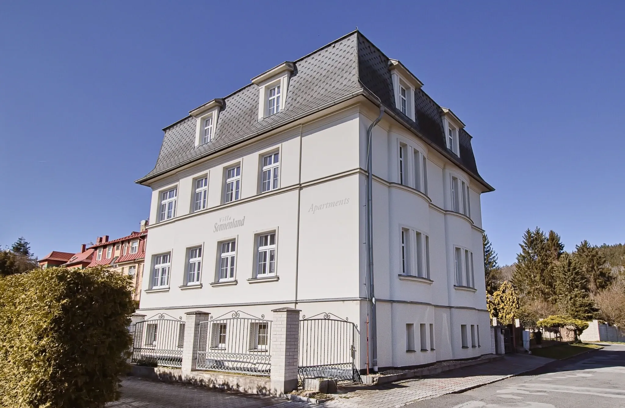 Villa Patriot - Apartmany
b&yacute;val&aacute; Villa Sonnenland