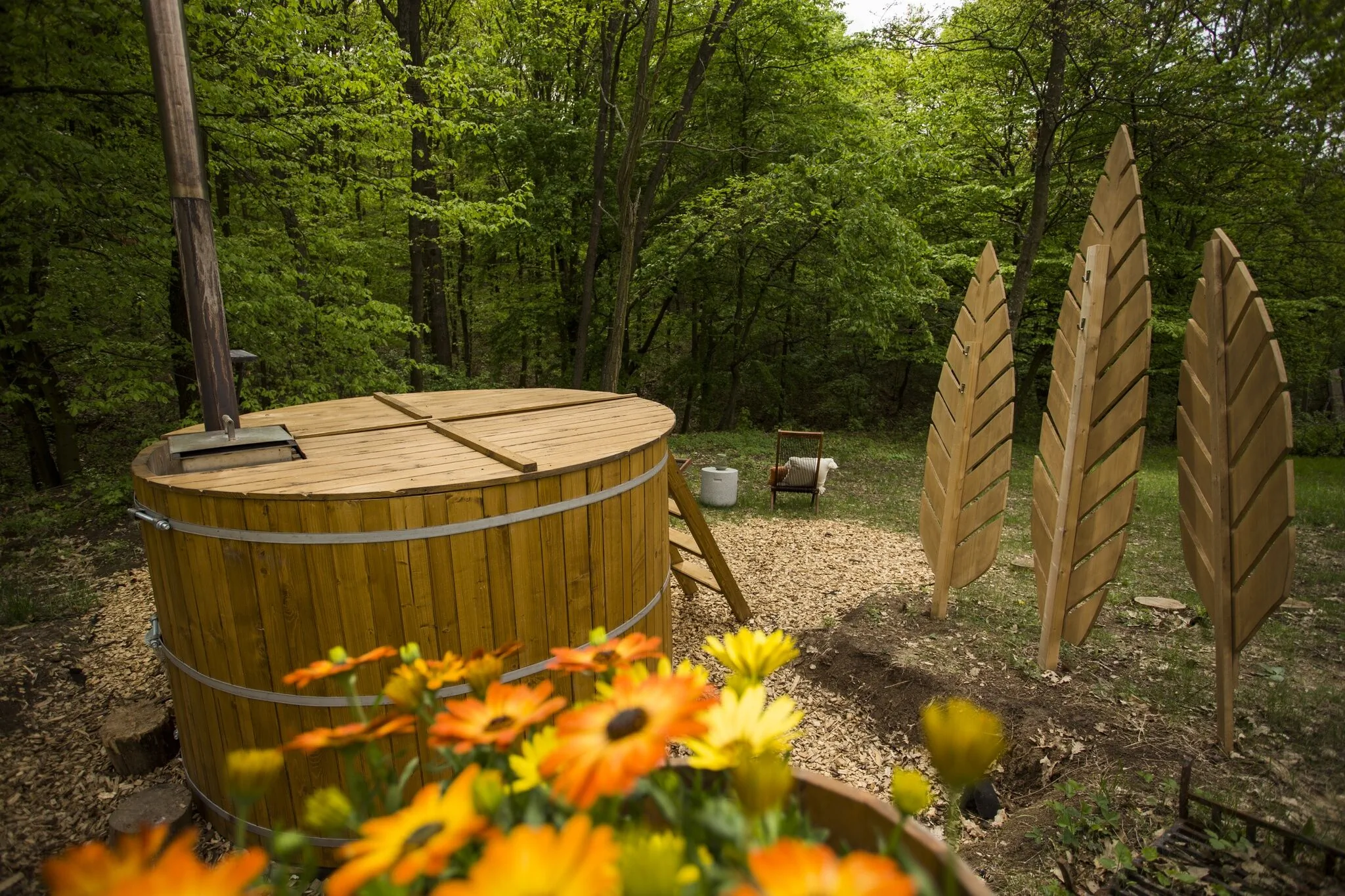 f&uuml;rdőd&eacute;zsa